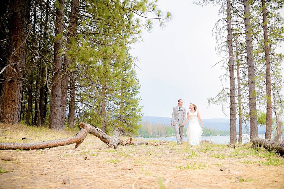 Shaver Lake wedding strolls