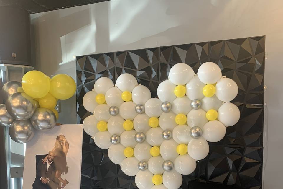 Entry Photo and Balloons