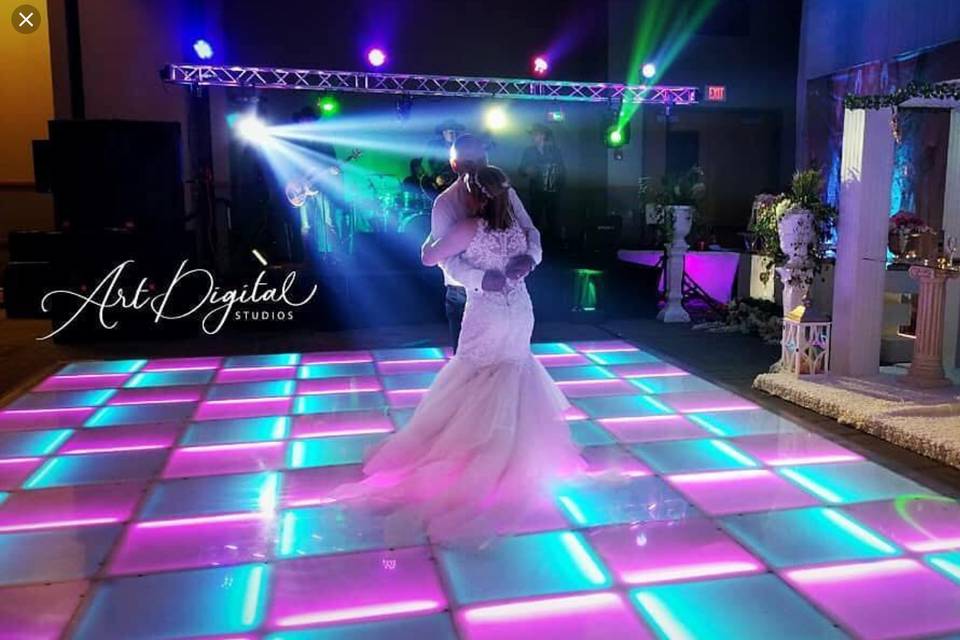 Light up the first dance