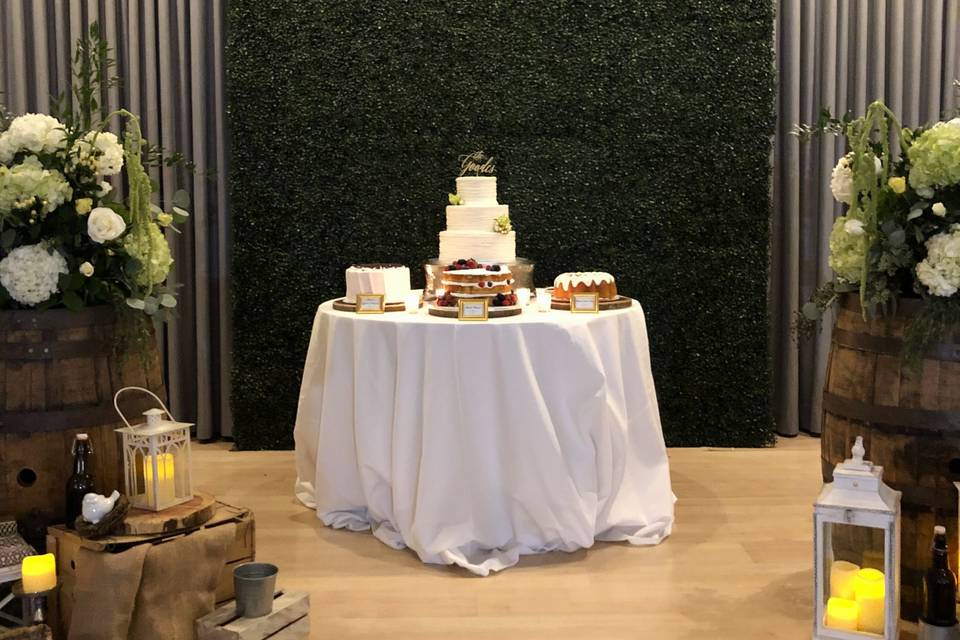 Elegant and simple cake wall