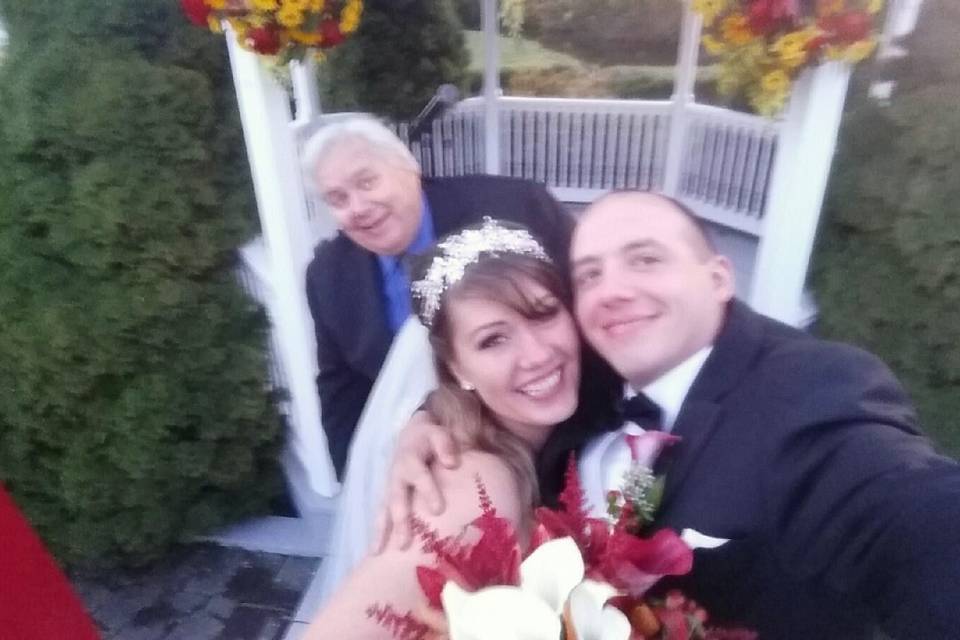 Rev. Gerry Photobombs a Ceremony Selfie