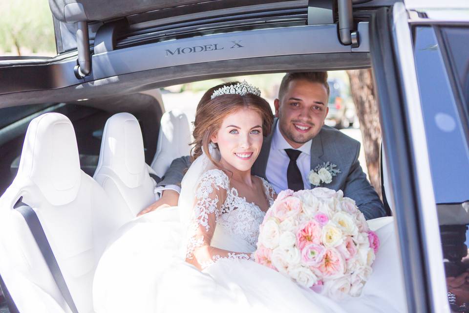 Newlyweds in the car