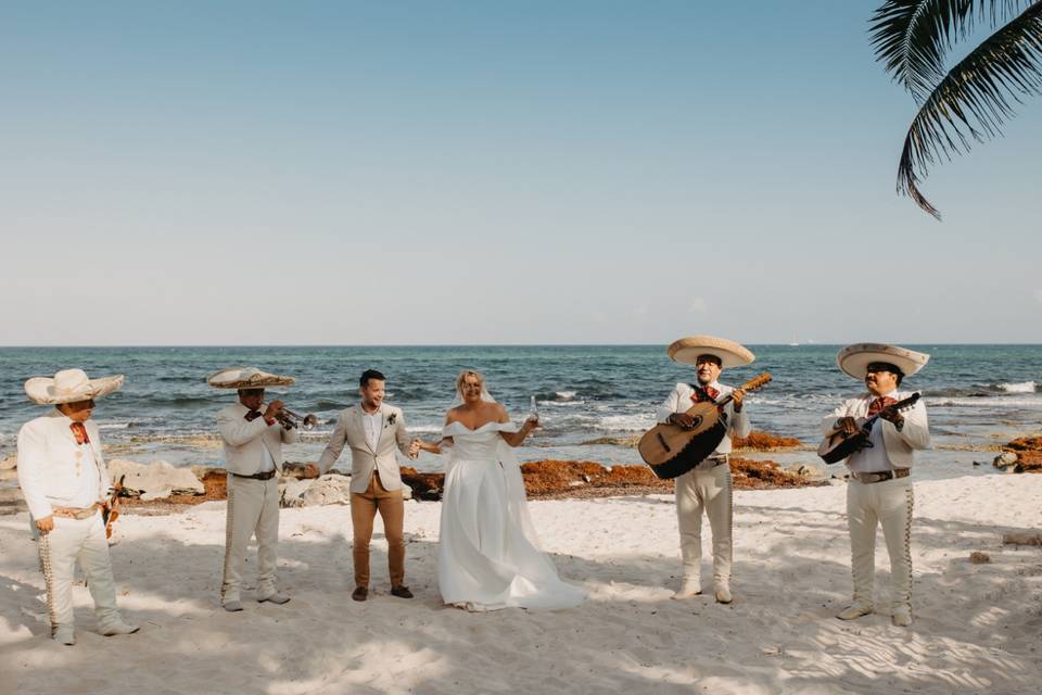 Dance with Mariachi