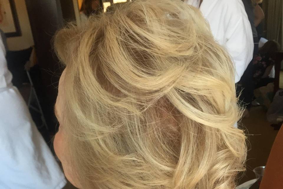 Mother-of-the-bride short hair