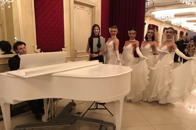 Duo and welcoming models