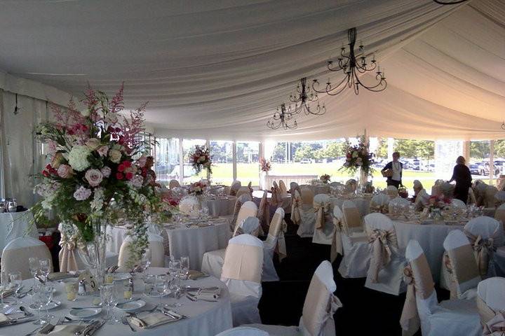 White round table setup