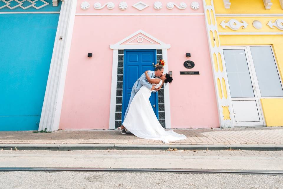 Aruba colored houses