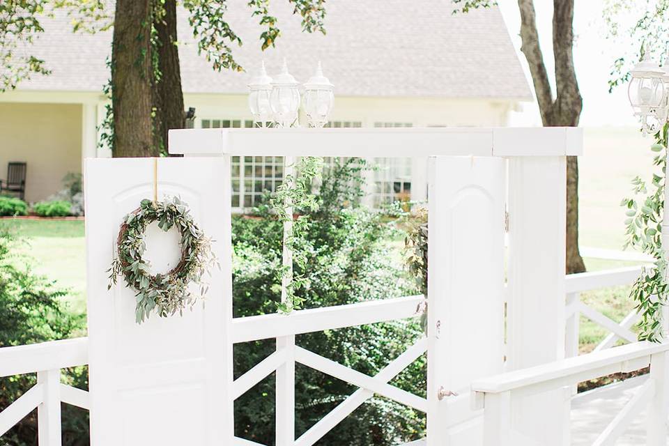 Bridge doors for ceremony