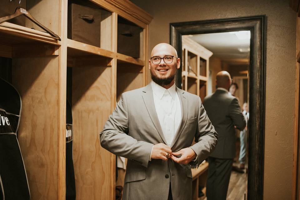 Grooms lounge locker room