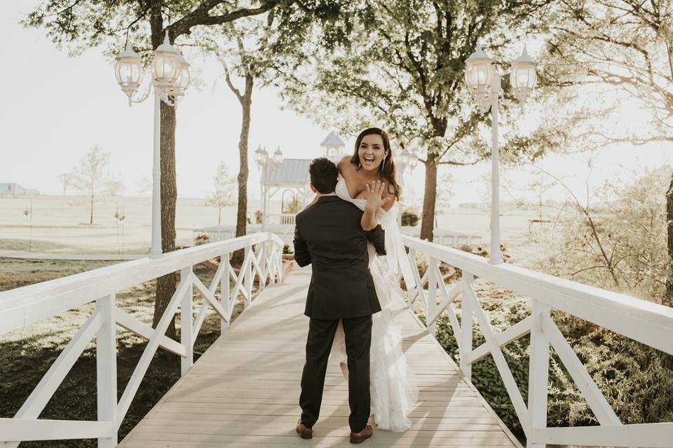 One-of-a-kind Bridge aisle