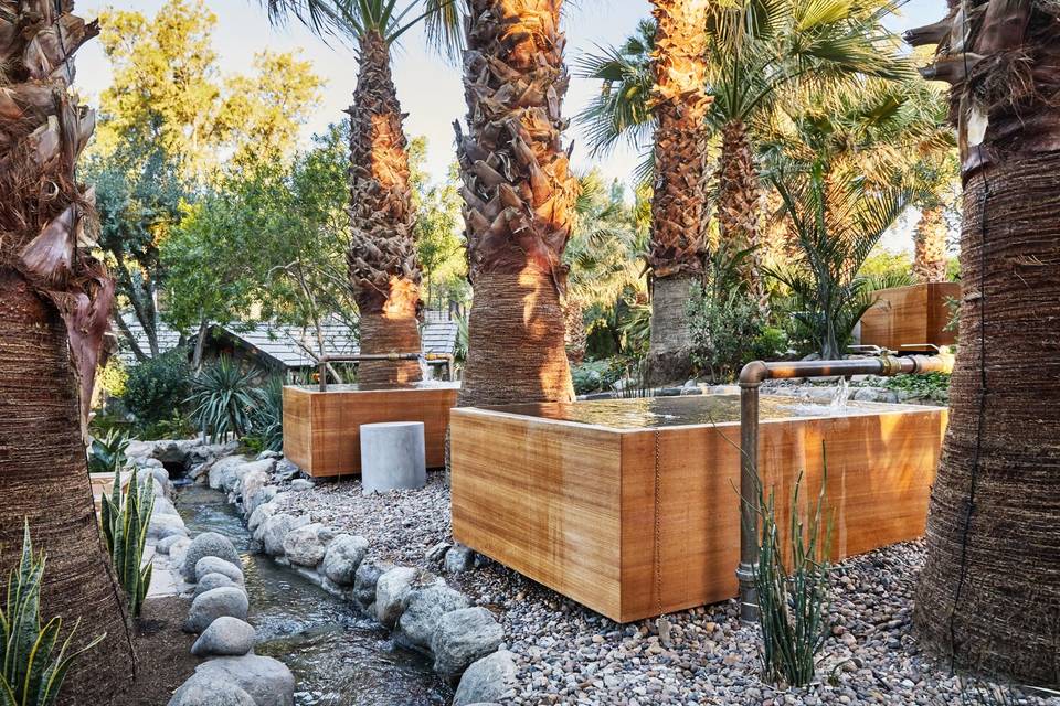 Idyllic natural spring hot tubs