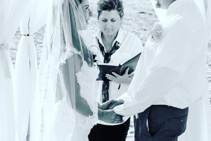 Officiant  La Silva Beach