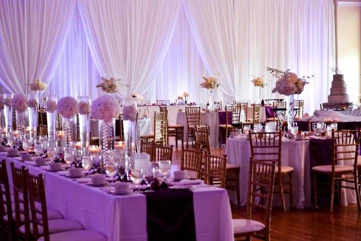 Table setting with centerpiece