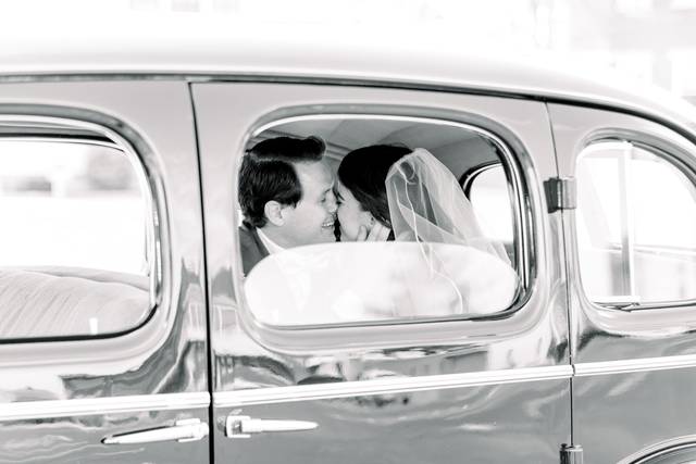 Classic Car Kiss