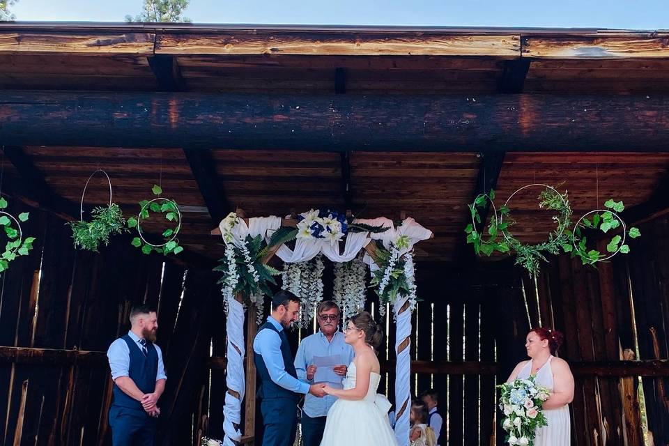DIY wood arch decor