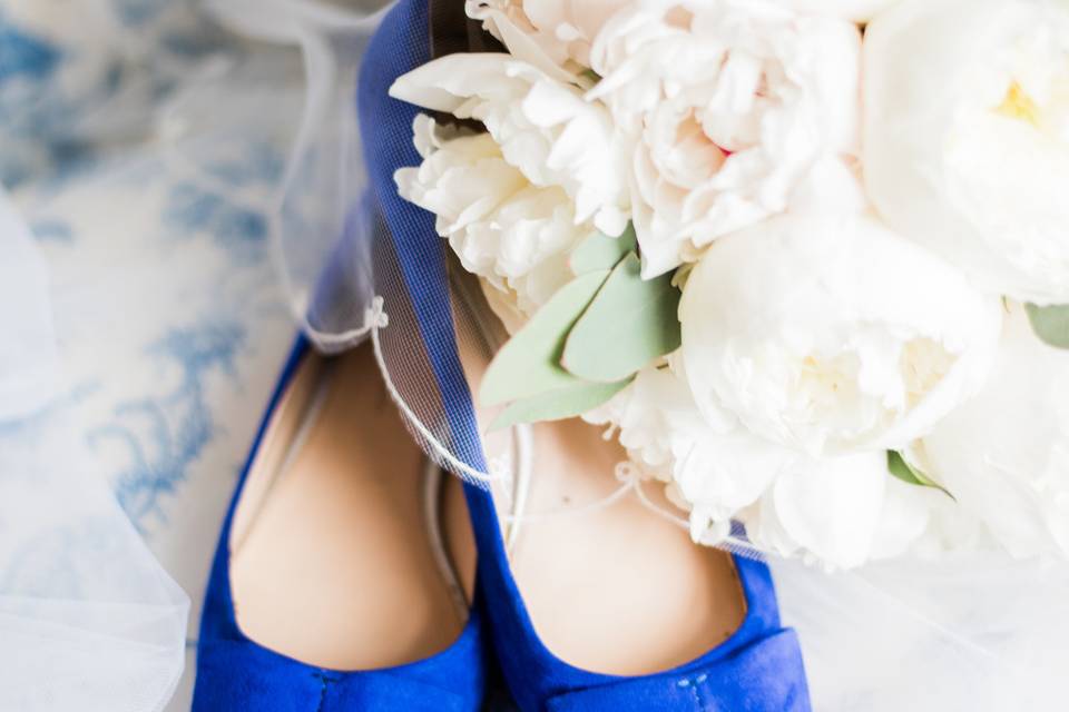 Blue shoes and white bouquet