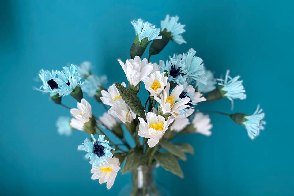 Simple floral arrangement