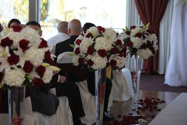 Flower decor on wedding isle