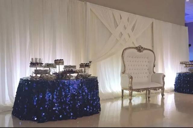 Glittery cake table