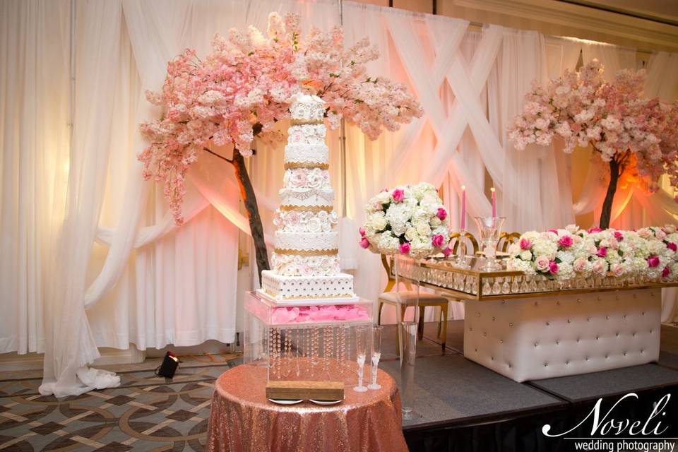 Cake table