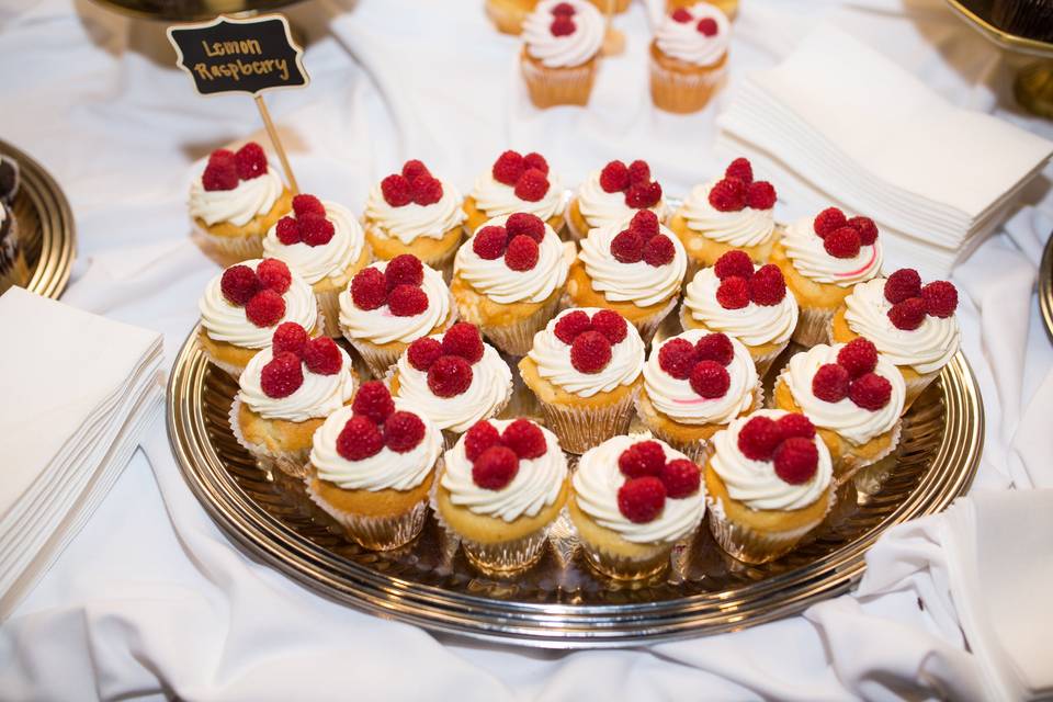 Cupcake display - Buttercream Bakery