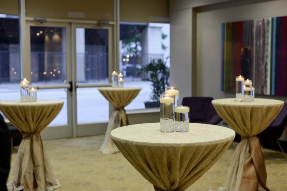 Cocktail hour décor styled by Forté Events.
Photo Credit - Sev Martin with ThinkRole.