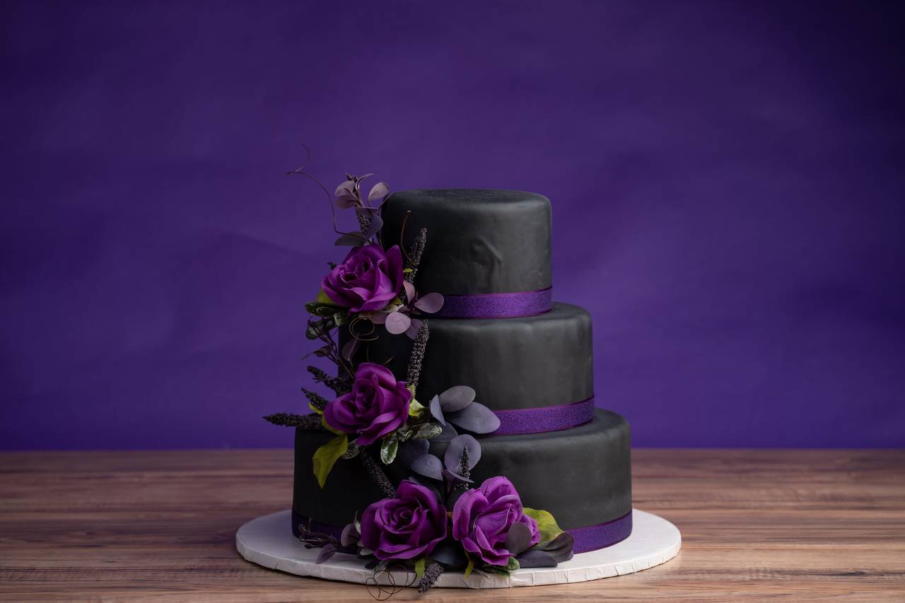 Frederick's Pastries - Wedding Cake - Amherst, NH - WeddingWire