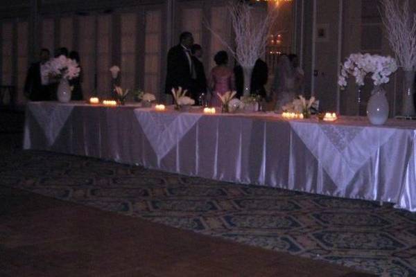 Elegant & Imperial Sweetheart Table