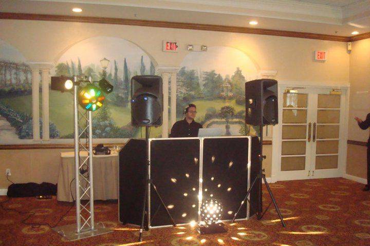 DJ