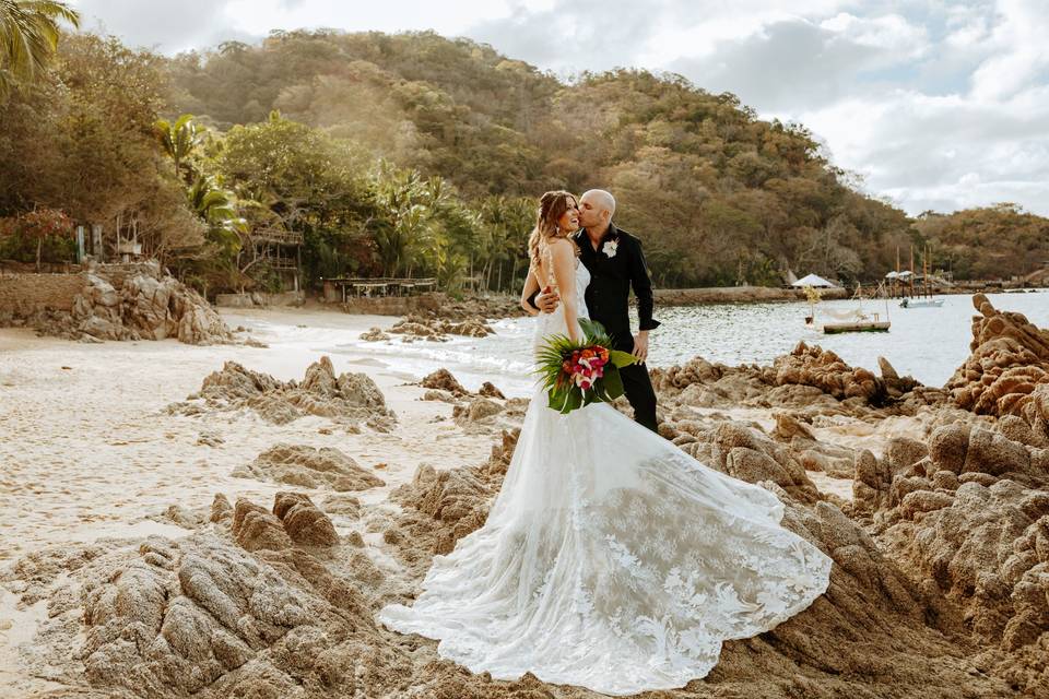 Cristian Pou Photography - Photography - Puerto Vallarta, MX - WeddingWire