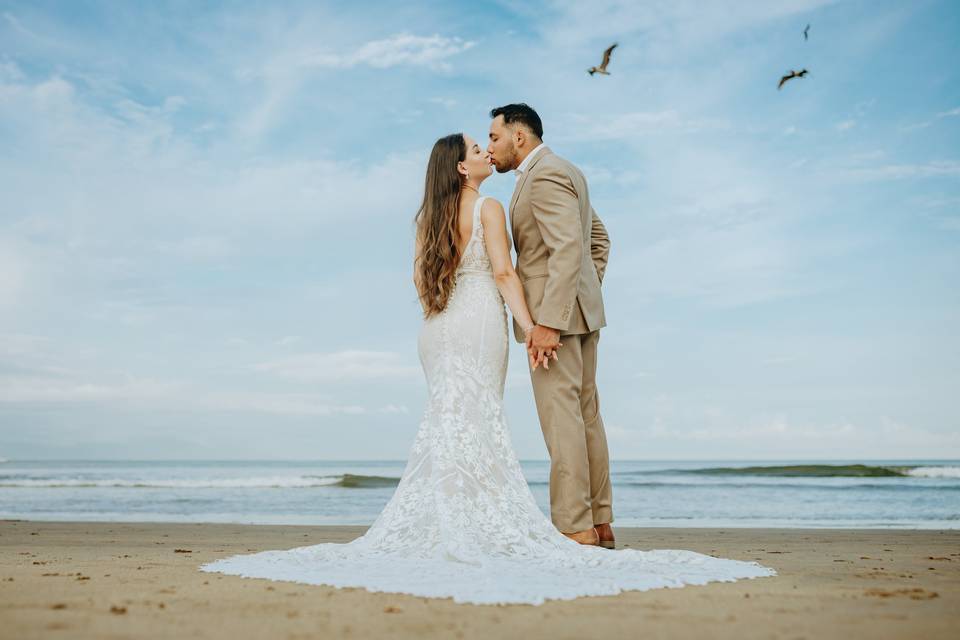 Cristian Pou Photography - Photography - Puerto Vallarta, MX - WeddingWire