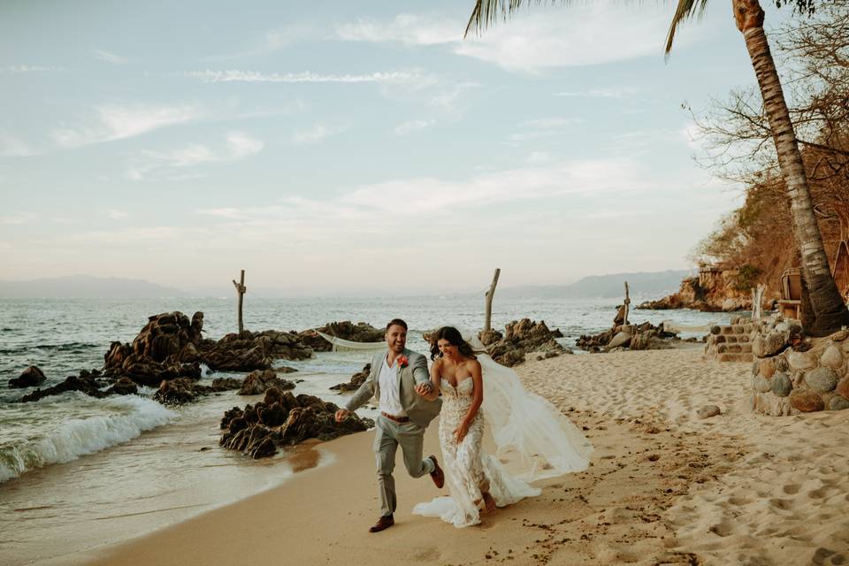 Cristian Pou Photography - Photography - Puerto Vallarta, MX - WeddingWire