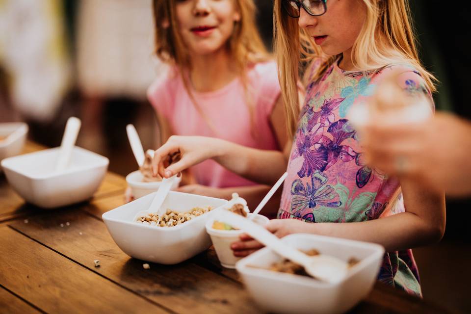 Getting toppings