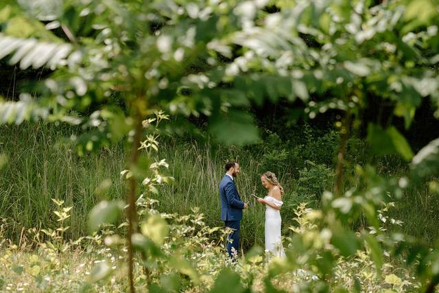 Intimate weddings in nature