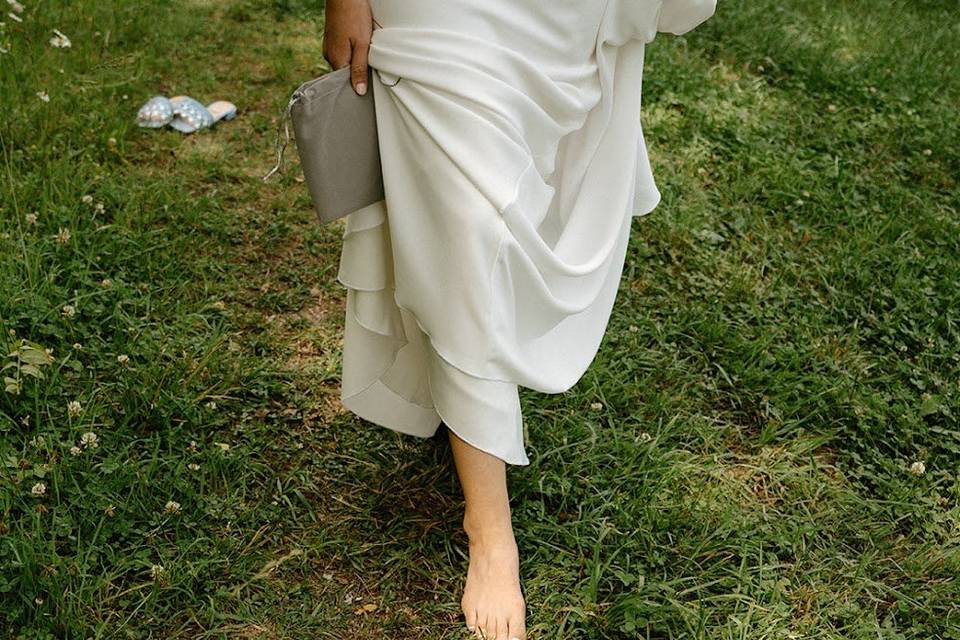 Barefoot brides