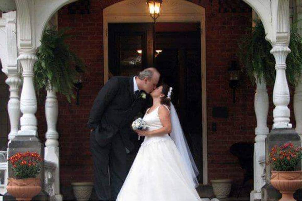 The wedding kiss