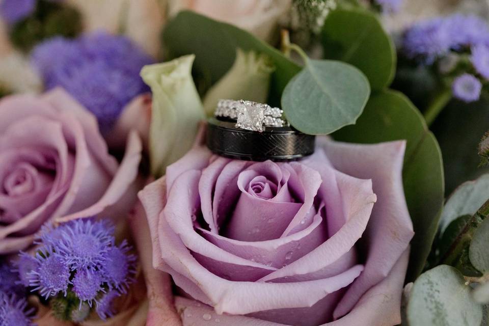 The rings on bride's bouquet