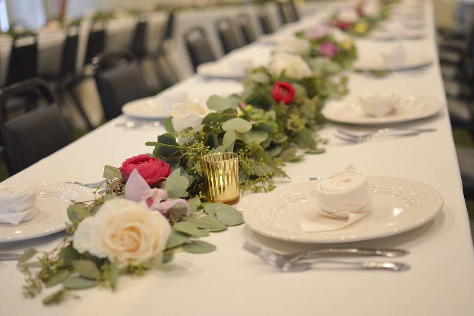 Garland tablescape