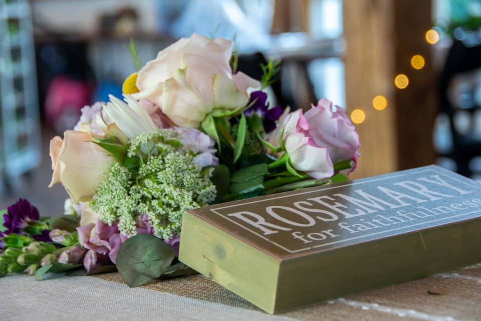 Rustic sweetheart table