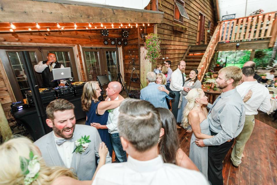 Dance time! - Raven glacier lodge, girdwood