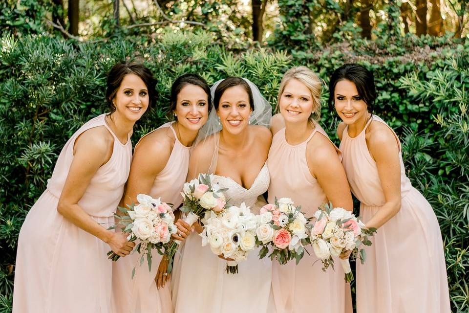 Bride and bridesmaids - Linda Threadgill Photography