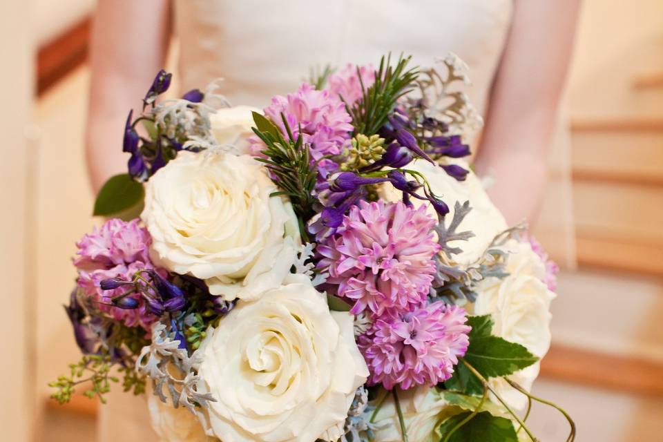 Textural Cascade Bouquet