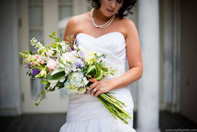 Garden-Style Arm Bouquet