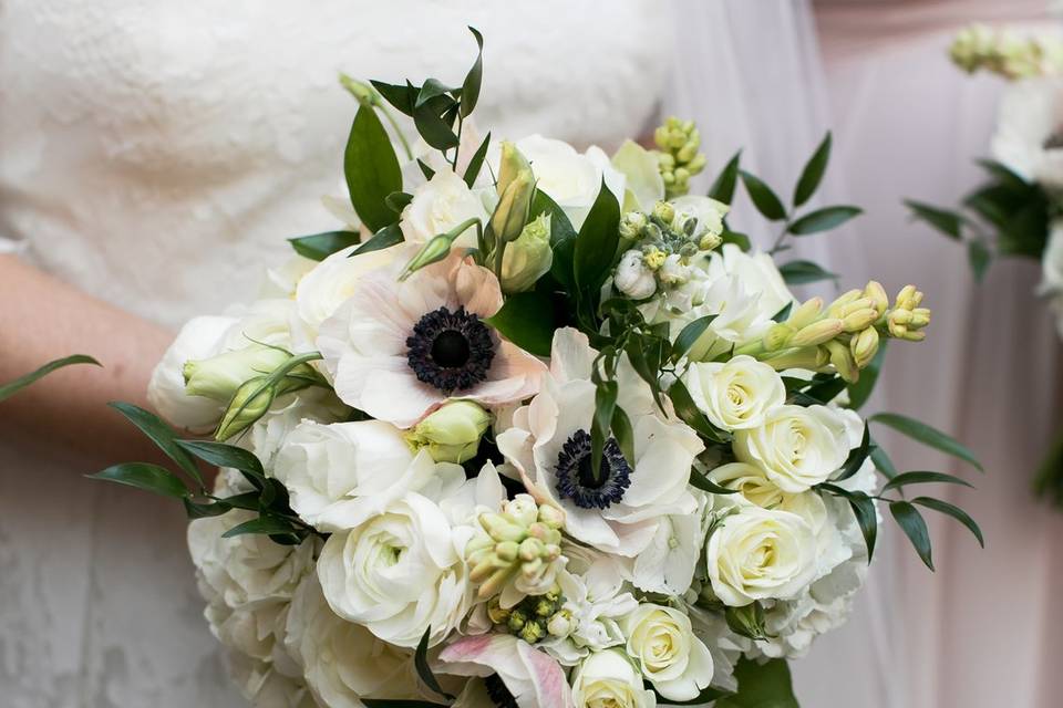 Elegant Anemone Bouquet