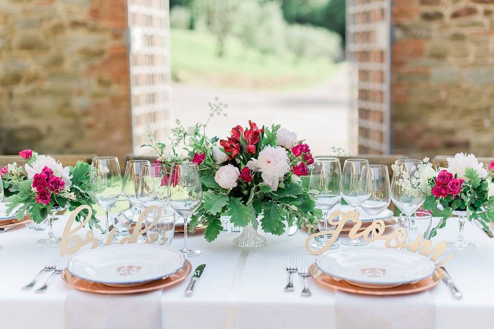 Red and blush table setting