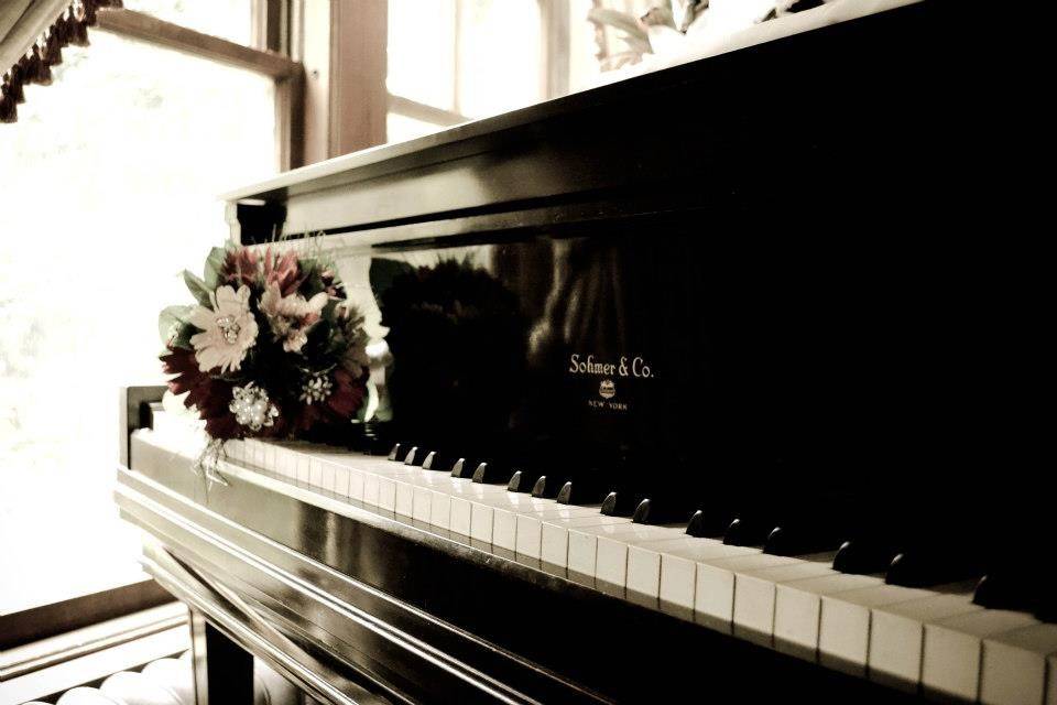 Piano and flowers