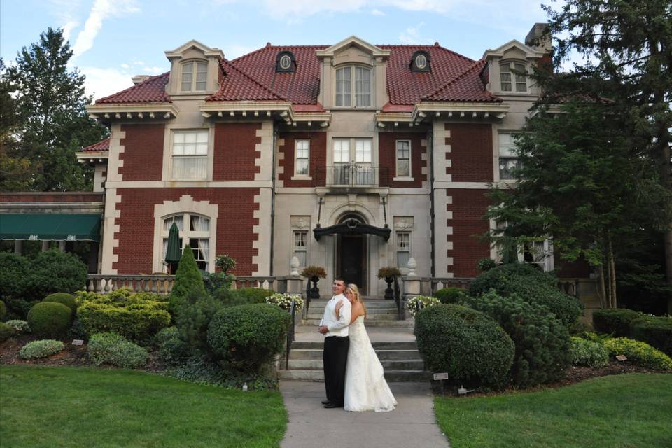 Lynne Parks '68 SUNY Cortland Alumni House