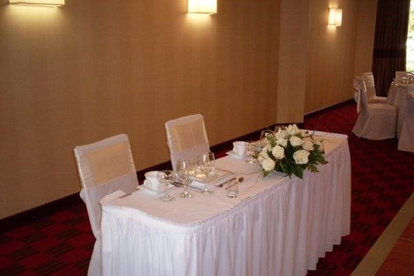 Wedded couple table setup