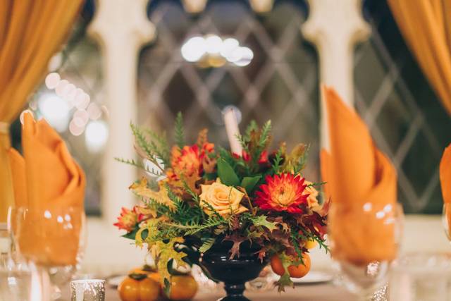 Floral table centerpiece