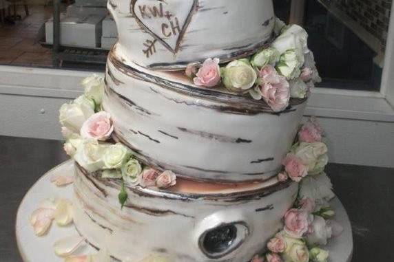 Asymmetrical wedding cake
